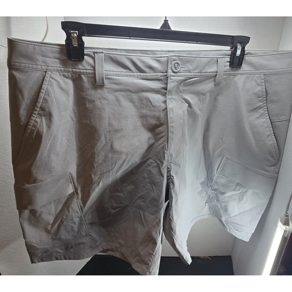 NWT Under Armour Men's Gray Shorts Size 42 Dry Fit